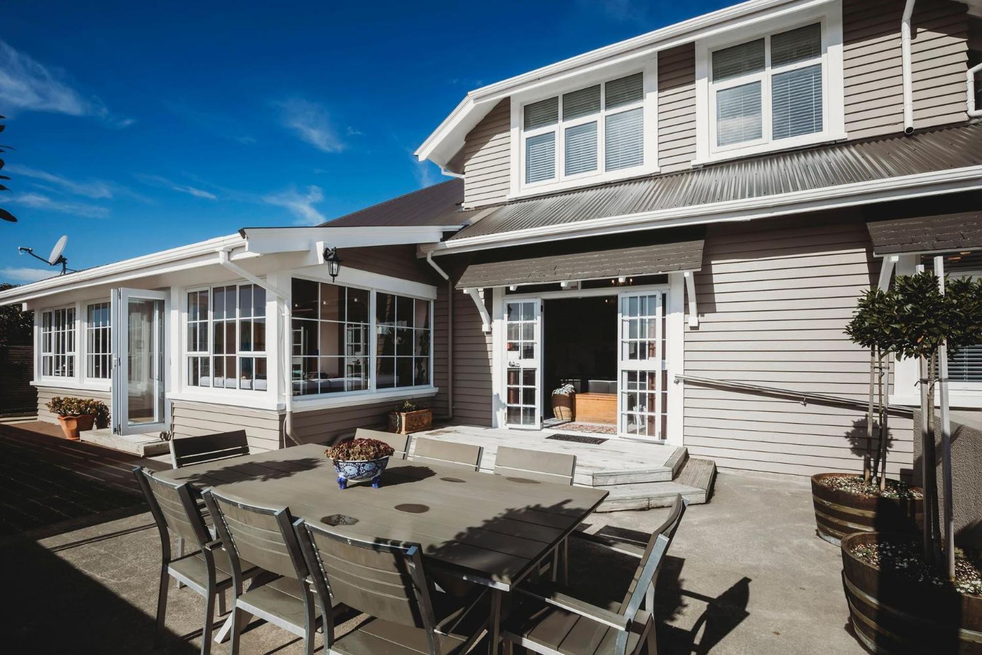 Timata Ora - Sleeps 14 Villa New Plymouth Bagian luar foto